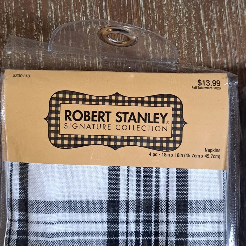 Robert Stanley NWT Signature Collection Napkin Buffalo Cottage Plaid Black White